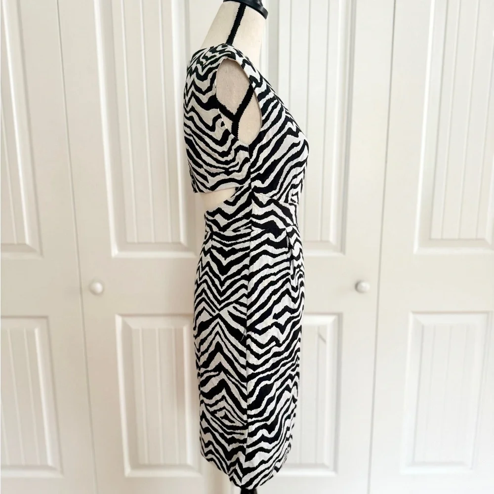 NWT Michael Kors Zebra Print Cut-Out Sheath Dress Mini Black White Size 4 - Picture 11 of 15